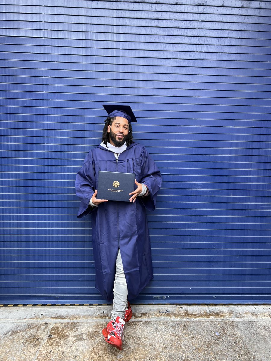 dontmakecentsss's tweet image. You know I act a fool, but promised you I’m going back to school 💙❤️ #collegedropout #HU24 #HowardUniversity