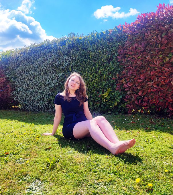 Bon week-end 💙🌞 Vous avez quoi de pr&eacute;vu ? https://t.co/o527Nbqxie<a href="/tag/dominatrix"class="tags"><span>#dominatrix</span></a><a href="/tag/sub"class="tags"><span>#sub</span></a><a href="/tag/whipping"class="tags"><span>#whipping</span></a><a href="/tag/ballbusting"class="tags"><span>#ballbusting</span></a>