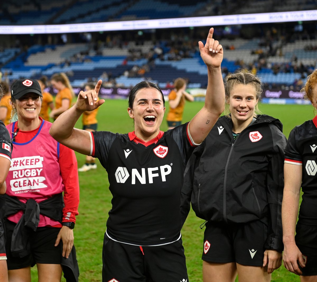 Canada’s Women’s Rugby Team took a 33-14 win over Australia which moves them above France into third place in the world rankings and secures their spot in WXV 1 later this year, which is being hosted in Vancouver⬆️🌎 

🗞️: bit.ly/44B7Iq6

#RugbyCA | #OneSquad | @nfpca