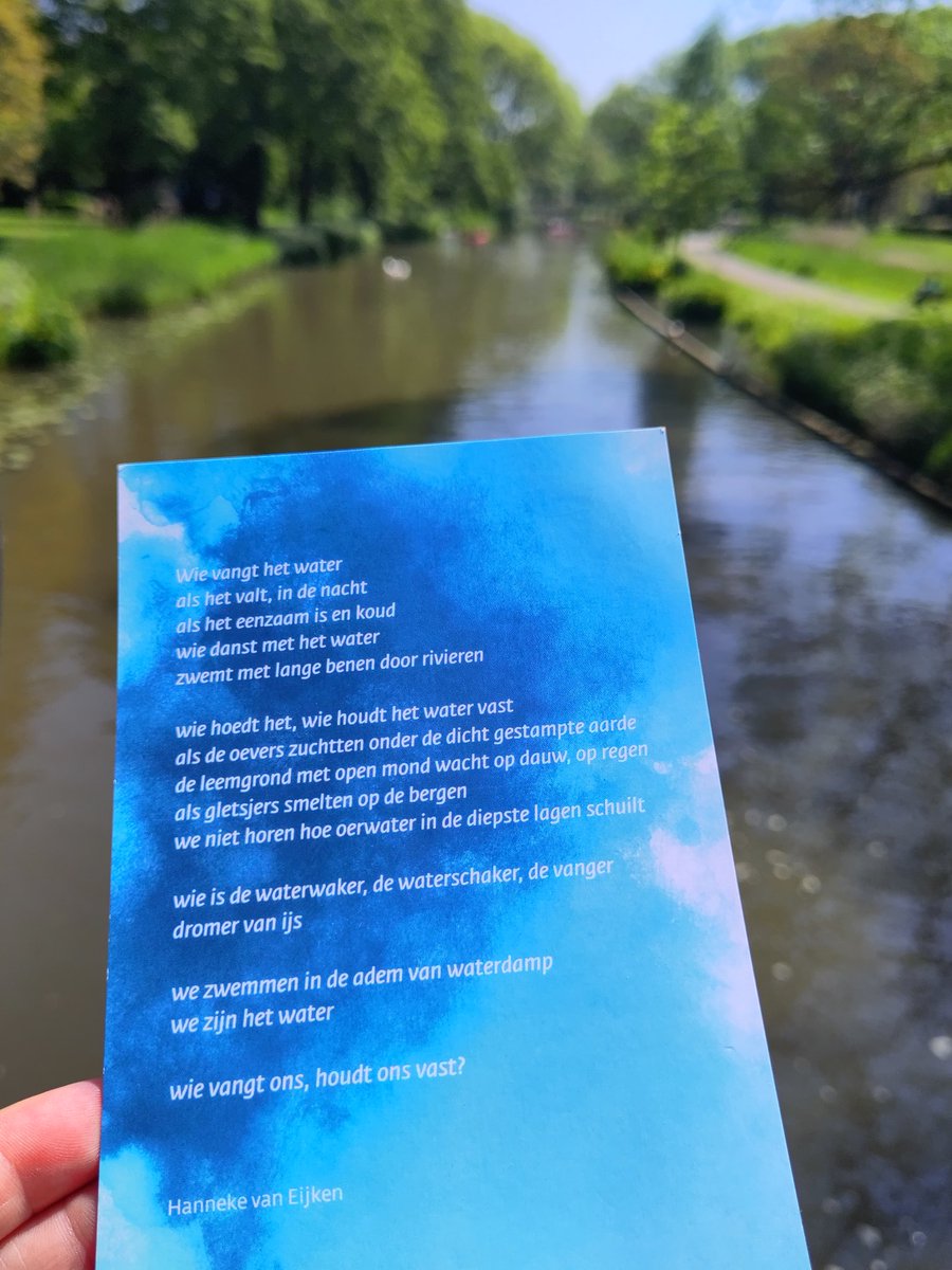 Walking along the Kromme Rijn for  #WalkingRivers, reading poems about water (incl this one by Hanneke van Eijken). Over het jaagpad van de Kromme Rijn van Utrecht naar Odijk, via Amelisweerd en Bunnik. Caminando por el río Kromme Rijn. @Cirefluvial @HDSR_waterschap