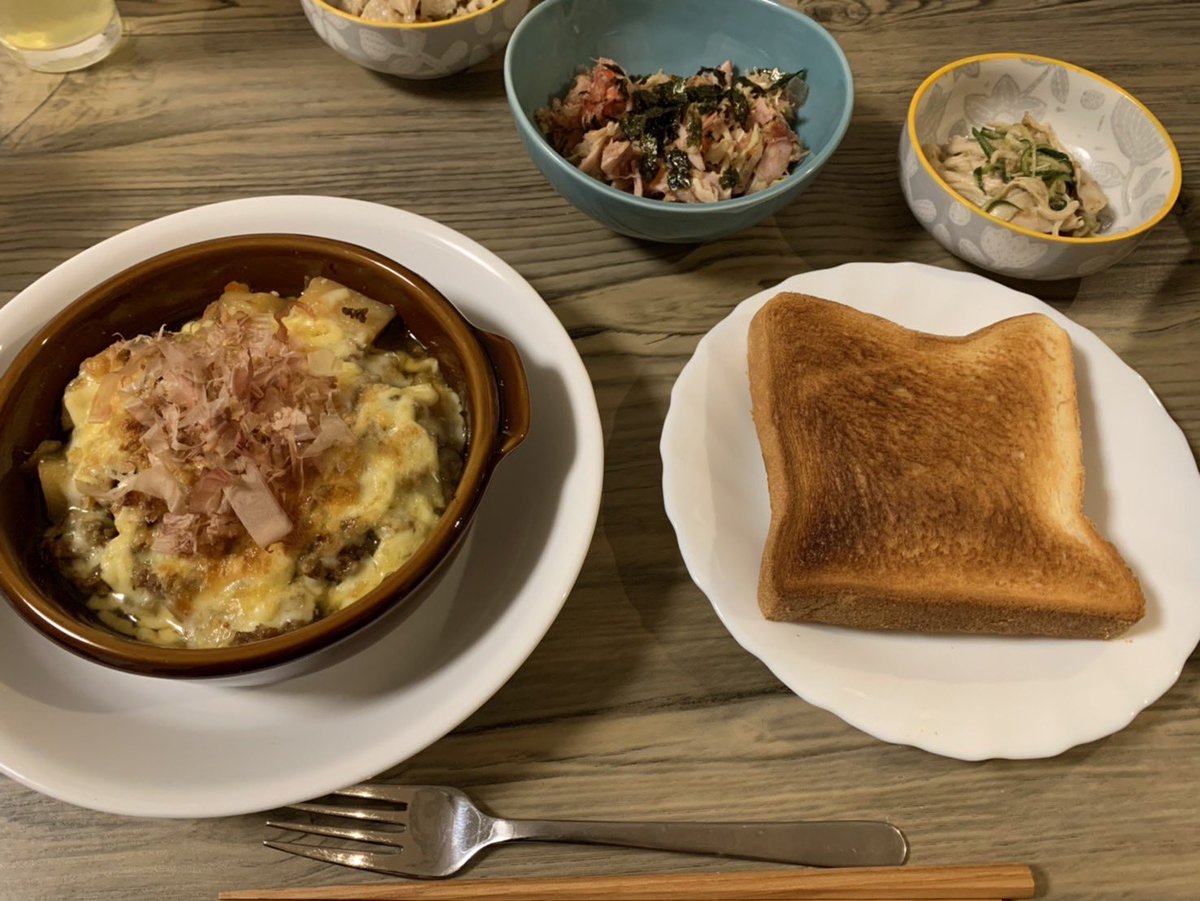 ちょいちょいご飯作るんやけど、何作っても美味しい美味しいって言いまくりながら食べてくれるからそんなに料理好きじゃないけど嬉しいし作るの楽しくなっちゃう