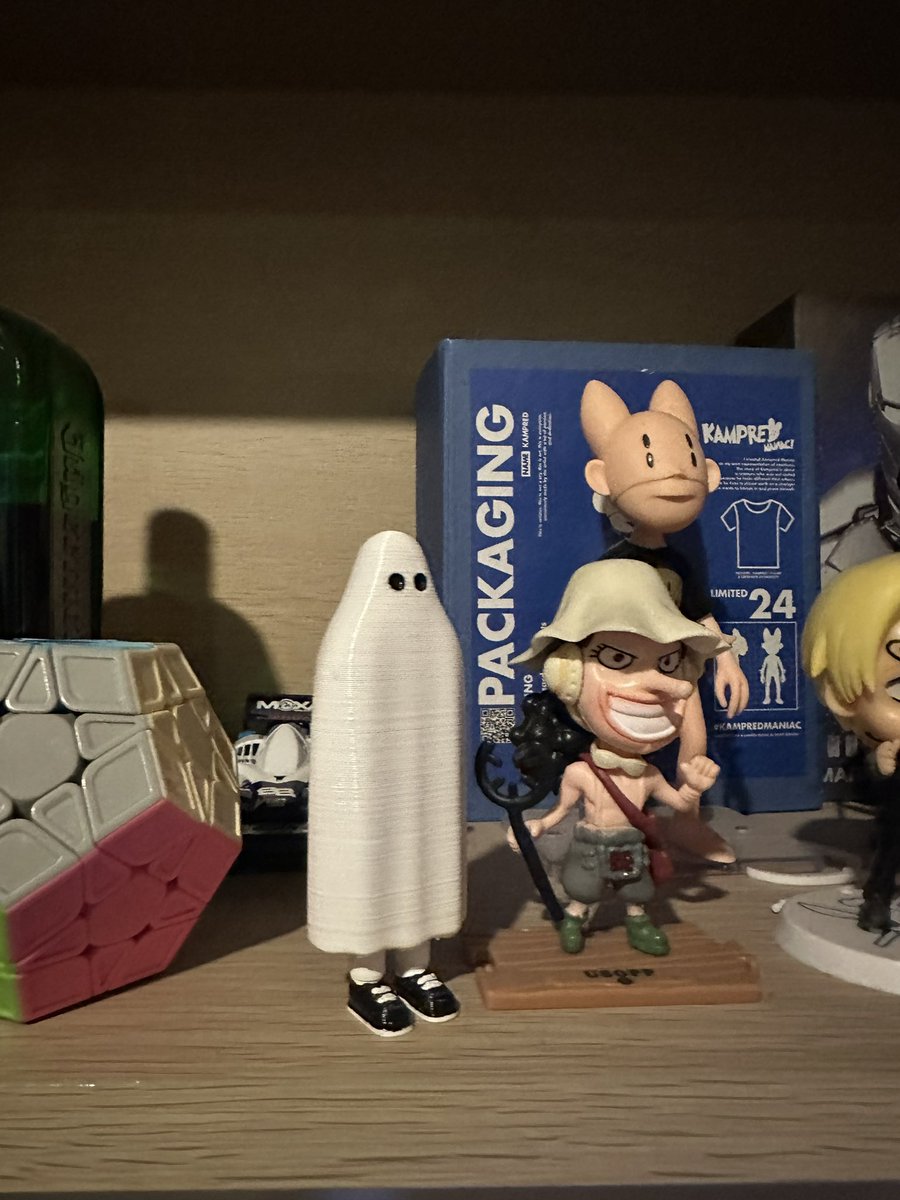 Baru datang hantu mungil dari bang <a href="/paldipaldi/">paldipaldi | Faldian Irfandi</a> 

Di belakang ada yang ngintip <a href="/Royes__/">ROYES</a>