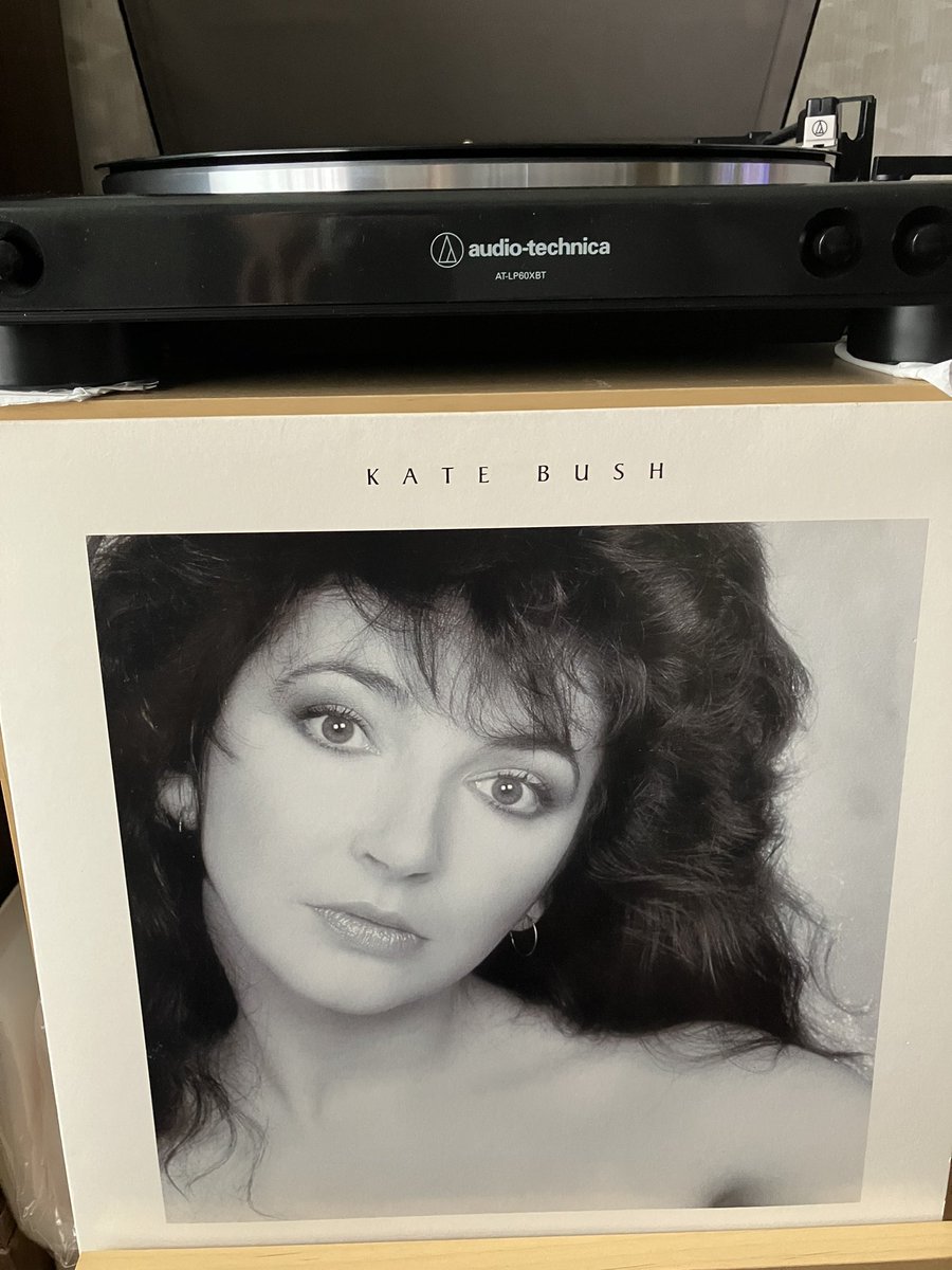 遮光カーテンとレースカーテン洗濯したので

爽やかに

ケイト・ブッシュ
WUTHETING HEIGHTSを聴こう

THE WHOLE STORY
KATE BUSH