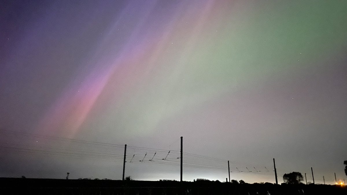 Mother Nature, putting on a fine display over #NorthYorkshire last night! #northernlights