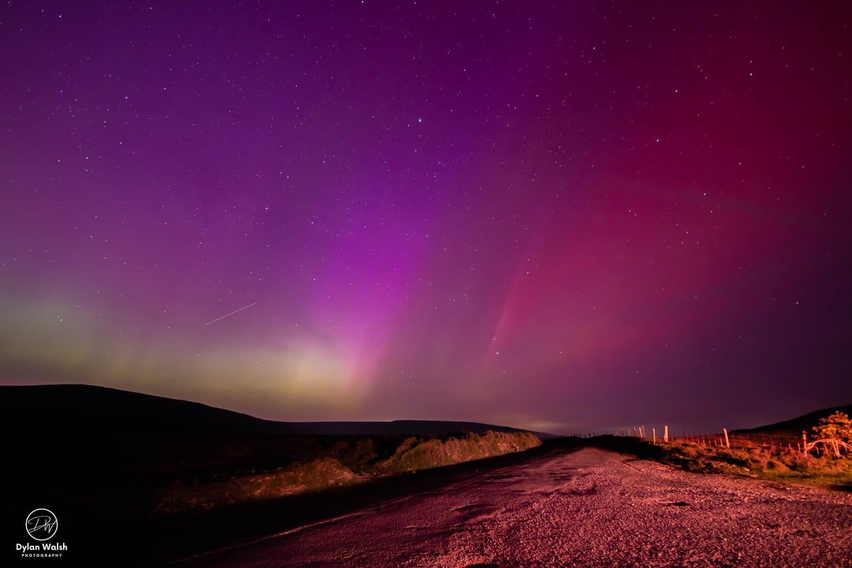 The Northern Lights made an appearance across County Waterford last night - check out this amazing shot from Dylan Walsh Photography! Did you see them in your area? 🤩