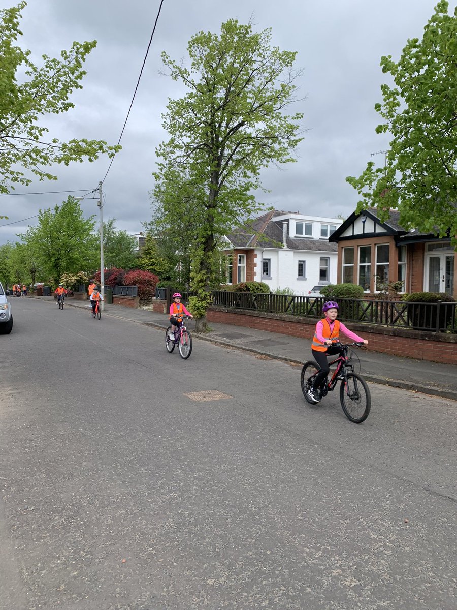 Giffnock PS tweet media