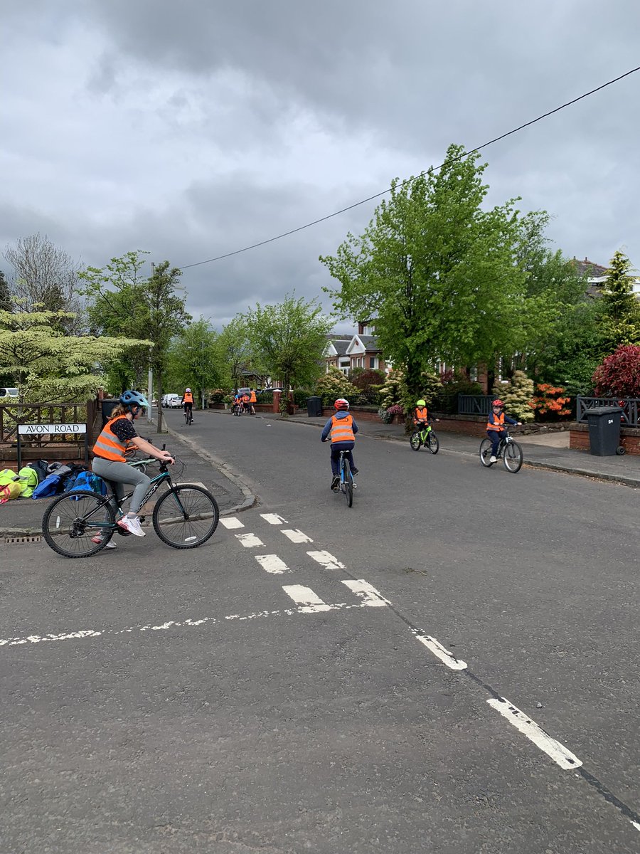 Giffnock PS tweet media