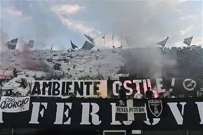 Spezia - Venise #CurvaFerrovia #ultras #Spezia #LaSpezia #SpeziaVenezia (10.05.24)