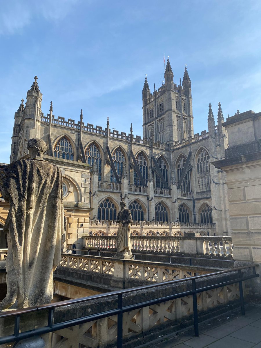 Welcome to the weekend! Here's an image of the Outer Terrace with Bath Abbey behind it. 
#RomanBaths #RomanBritain #VisitBath #BathAbbey