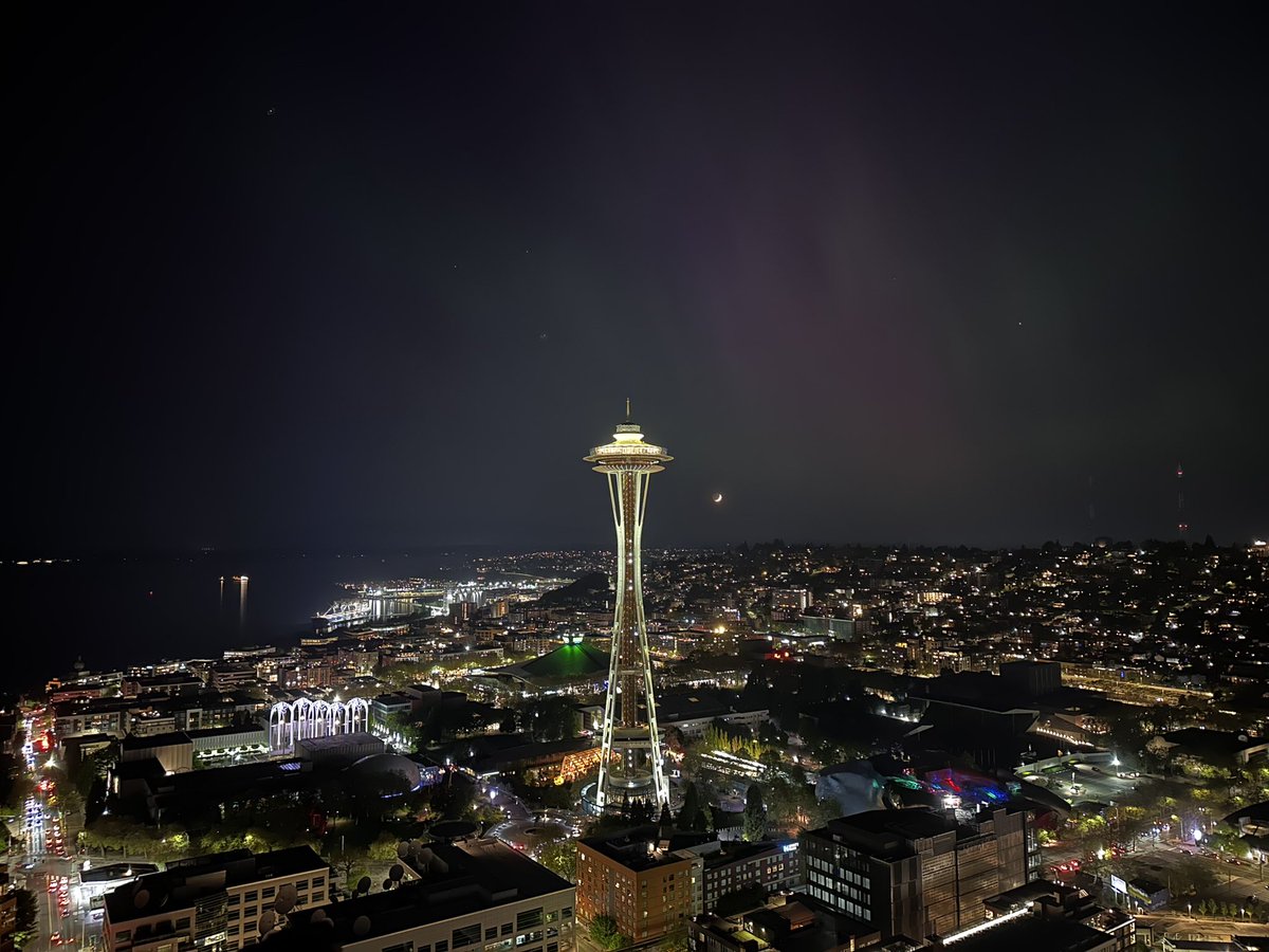 Sleepless in Seattle 🪽💫🌙

#downtownseattle #spaceneedle #aurora