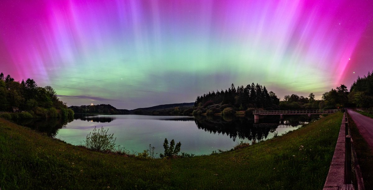 Utterly mind-blowing. Potentially the display of a lifetime with the entire sky filled with aurora, including to the south. Dartmoor, UK.