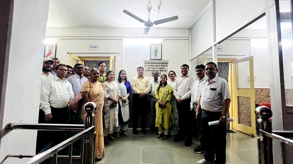 Block Level Officials #BLOs are the leaders of change in #aspirationalblocksprogramme! Met with BLOs of #ABP Ambagarh Chauki and discussed ways to make ABP a #janandolan ! These BLOs have shown exemplary leadership and noticeable impact has been made in the lives of people!