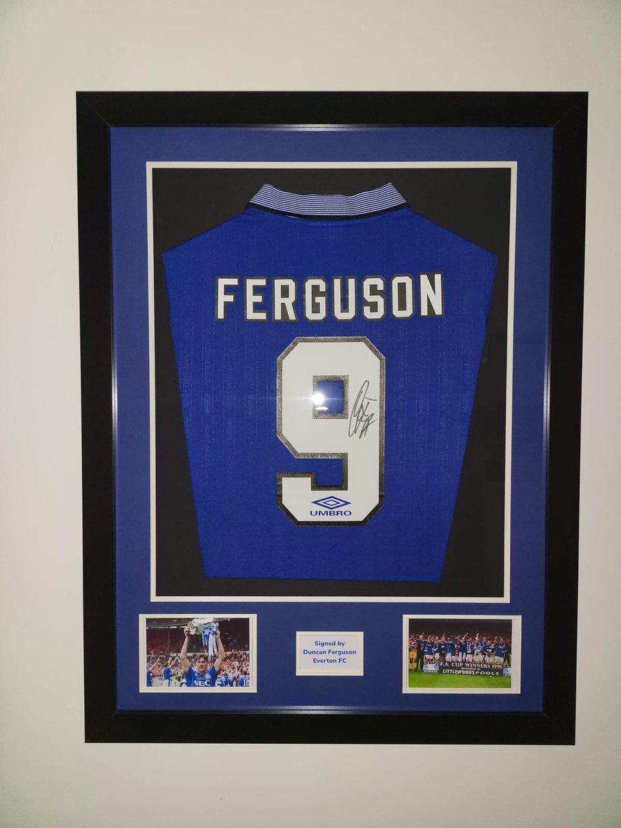 Last night @thebullensview auditioned this signed Duncan Ferguson shirt donating all of the proceeds to the 1878s pot. Thank you so much for this lovely gesture, it really is appreciated 💙💙 The battle for the signed shirt was won by @MeatballMolly who kindly donated an