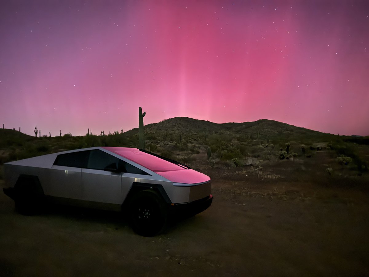 themikeonmars's tweet photo. My new Cybertruck took Mike straight to Mars. Thanks @elonmusk @Tesla #solarstorm #martiantransit https://t.co/Zxb4vecnGV