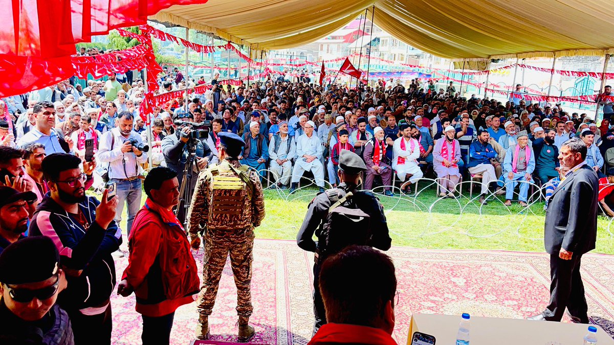 Today JKNC President Dr Farooq Abdullah presided over a mammoth workers convention held at Hazratbal. He was accompanied by Central Kashmir Parliament candidate Agha @RuhullahMehdi. The event was organised by Provincial President YNC & C/I Hazratbal @salmanalisagar. Party GS…