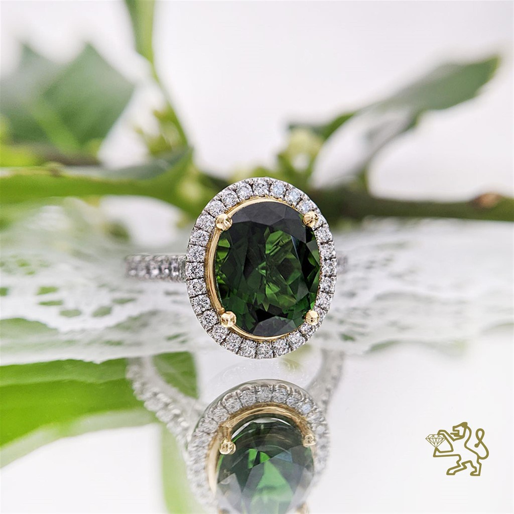 Dare to dazzle beyond convention, let your love shine with a ring as exceptional as your journey together. 💚 Explore any of our three showrooms where a friendly advisor will be dedicated to helping you find the perfect engagement ring.