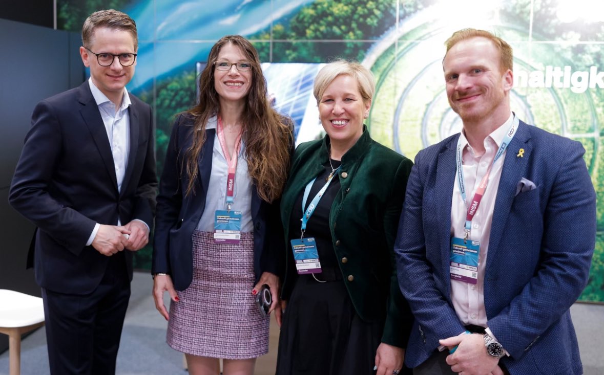 gdv_de's tweet image. Drei intensive Tage beim #cdupt24 am #GDV-Stand liegen hinter uns. #Altersvorsorge, #Prävention, #Digitalisierung &amp;amp; vieles mehr bewegt nicht nur die Politik, sondern auch die #Versicherer. Wir haben uns über die Besuche &amp;amp; den Austausch, u.a. mit @linnemannCDU gefreut!