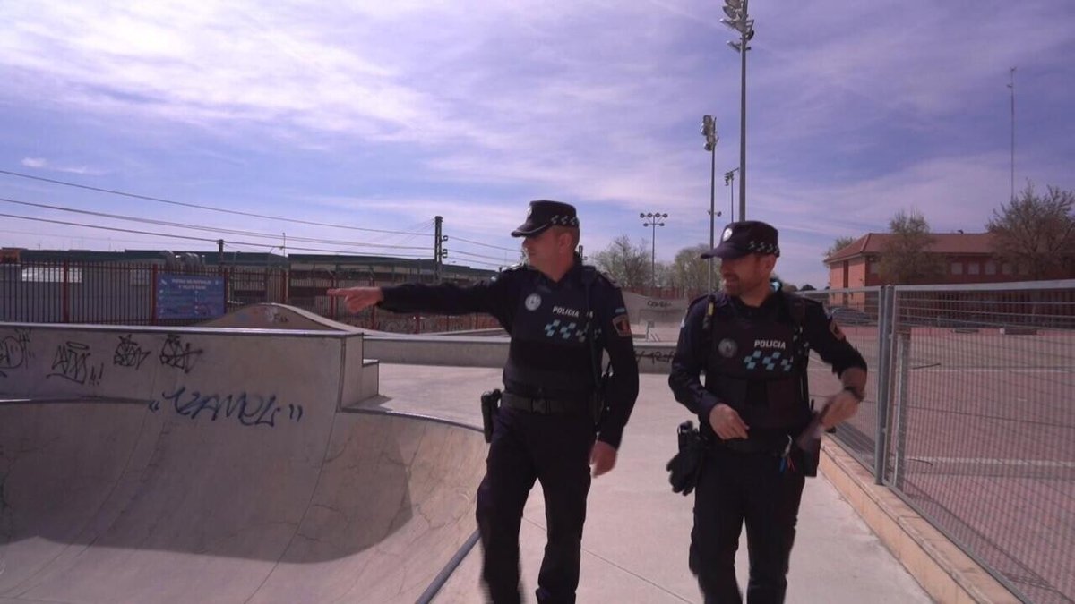 Focus - Espagne : à Fuenlabrada, la police renoue le lien pour prévenir la discrimination ➡️ go.france24.com/1Py