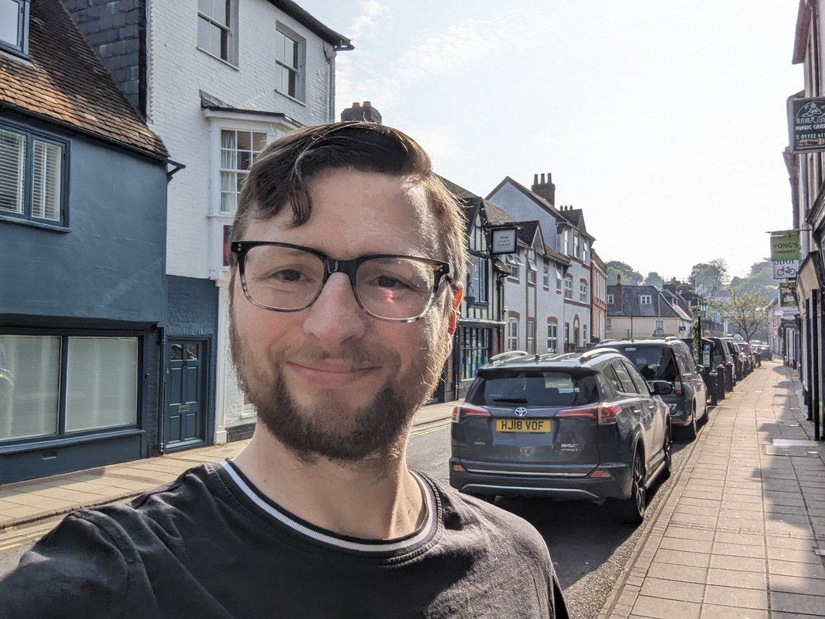 Sam_Charleston's tweet photo. Fresh trim for today's #MayorMaking @SalisburyCC @politicaltrims https://t.co/jCchpcMjBP