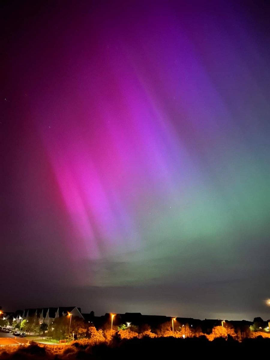 Did anyone else catch the Aurora Borealis (Northern Lights) last night! ✨🌌🔭👩‍🎤

How magical, definitely ticked off my bucket list ✅