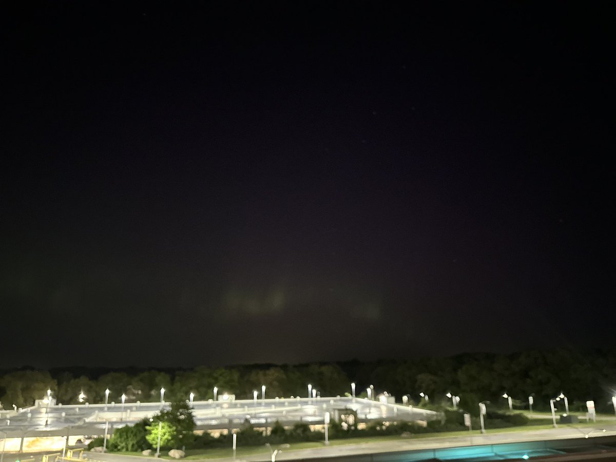 Knight_Medic's tweet image. Northern lights from Stony Brook NY @SBMedEMS @StonyBrookMed @StonyBrookEM
