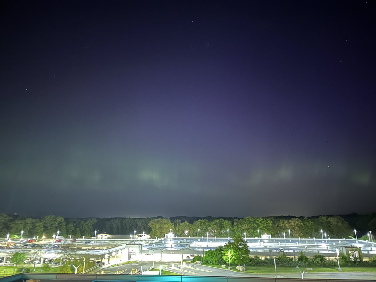 Knight_Medic's tweet image. Northern lights from Stony Brook NY @SBMedEMS @StonyBrookMed @StonyBrookEM