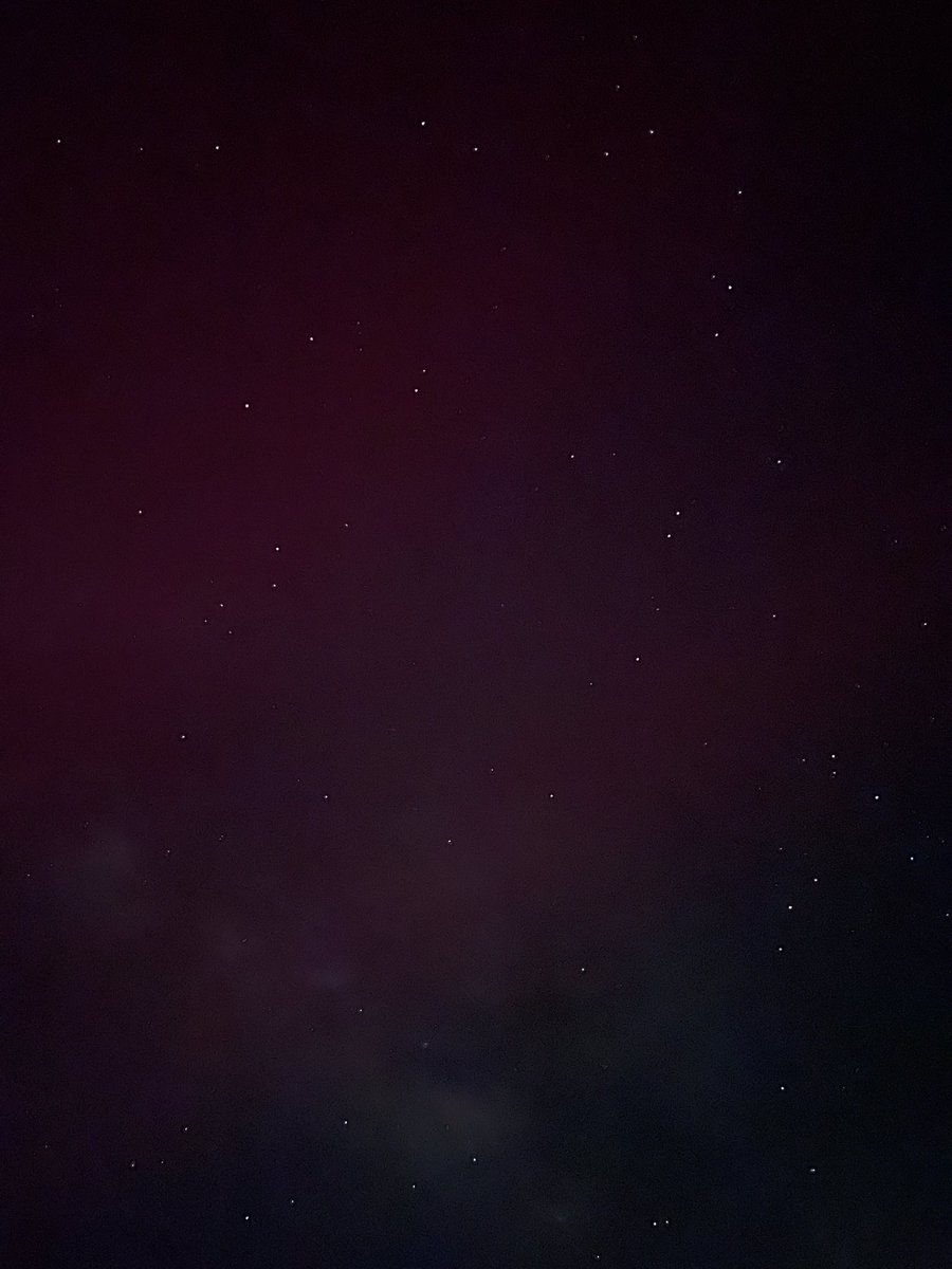 forgot tripod like an idiot

when i was trying to take pics of the milky way i didn’t realize there was still a glow 🥹