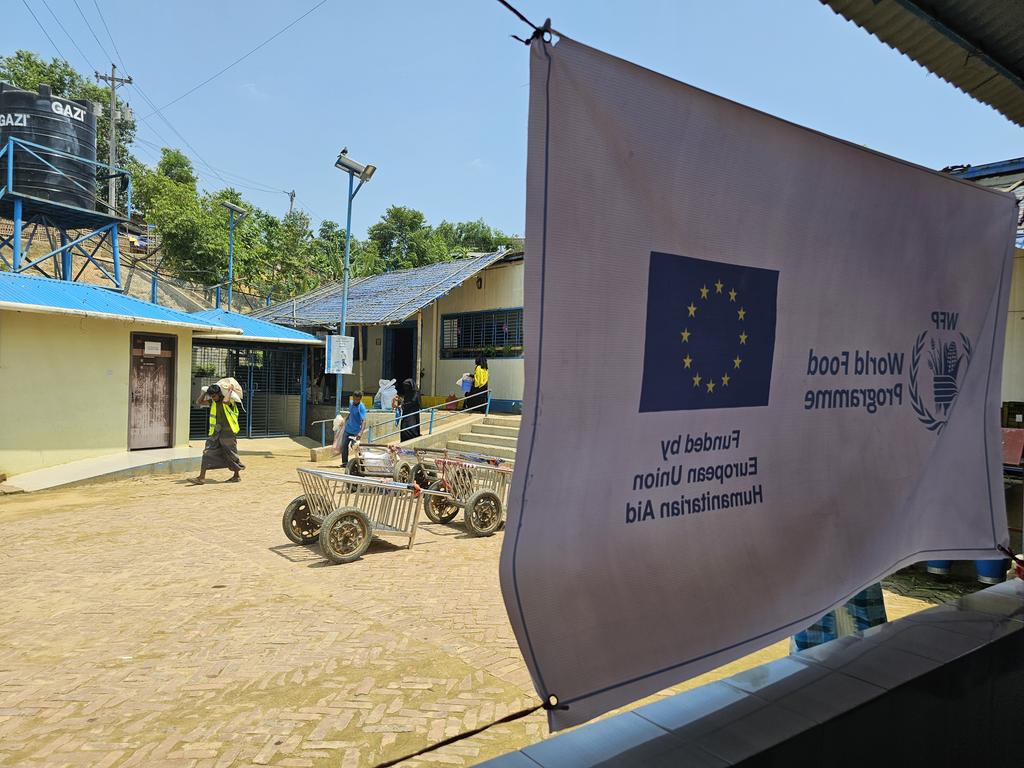 Thank you so much @EU_Commission  🇪🇺 for your lifesaving support to the #Rohingya refugees in Cox's Bazar.

#RohingyaaRefugees #RohingyaCrisis #Food #EU #Photography