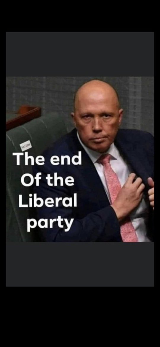 @david89293299 By the time #DuttonThug surfaces, the barking dogs in #ausmedia will have gone back to sleep. 

#Dutton believes noone has picked up the sneaky manoueverings. #TwitterFamily on #Auspol consistently holding the bastard to account. #LNPCorruptionParty