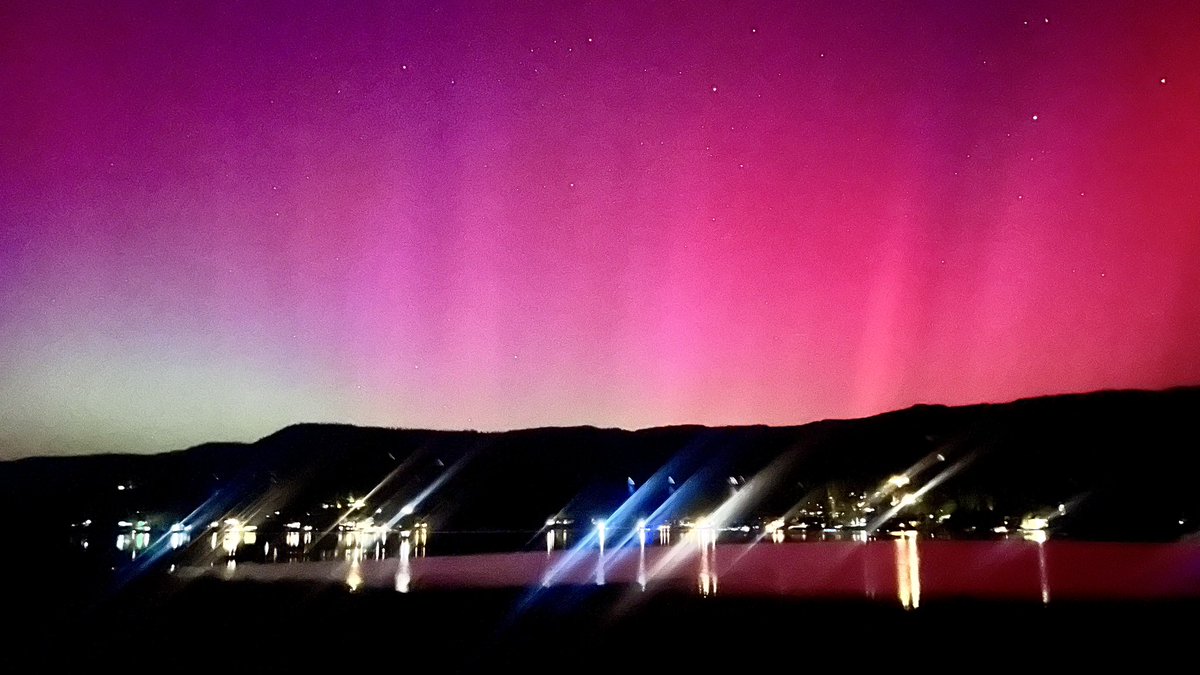 AleiyahRoss's tweet photo. Bass Lake Recreation Area (outside of @YosemiteNPS ) #Aurora #Auroraborealis https://t.co/x0tSFZ9s6S