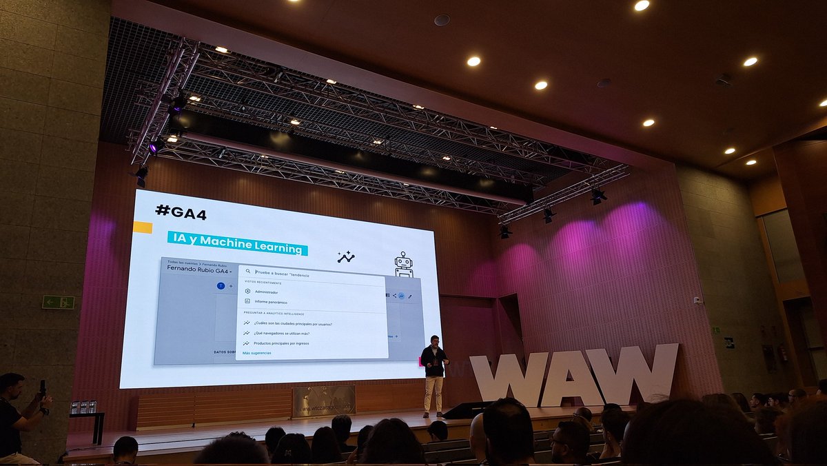 Arrancamos el #waw24 con <a href="/FerRubioA/">Fernando Rubio Ahumada - #IA + Marketing 🚀</a> explicándonos todos los cambios de #GA4 
Atentos! 👀 Porque es vital recoger bien los datos de nuestros usuarios para tomar buenas decisiones 🤗