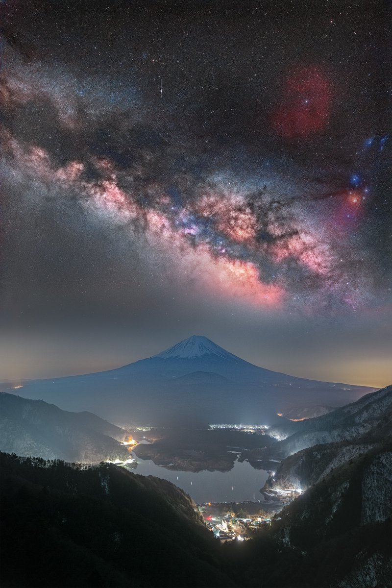 今まで見た中で一番綺麗な富士山と天の川だった