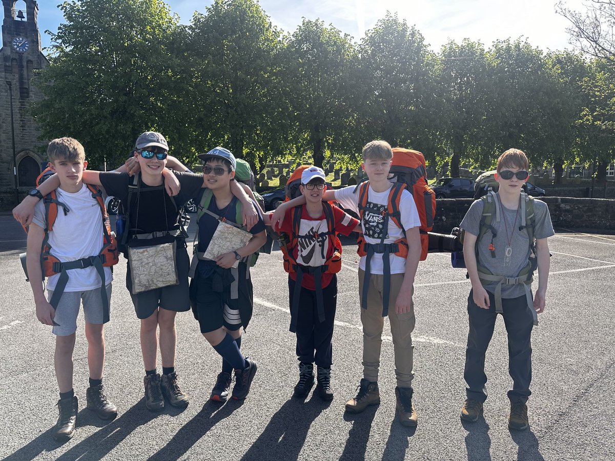 ⁦<a href="/oahaslandhall/">Outwood Academy Hasland Hall</a>⁩ students ready for another Bronze Expedition! Sun and spirits both shining! 💪🏼☀️🏕️ #dofe #bronzeaward