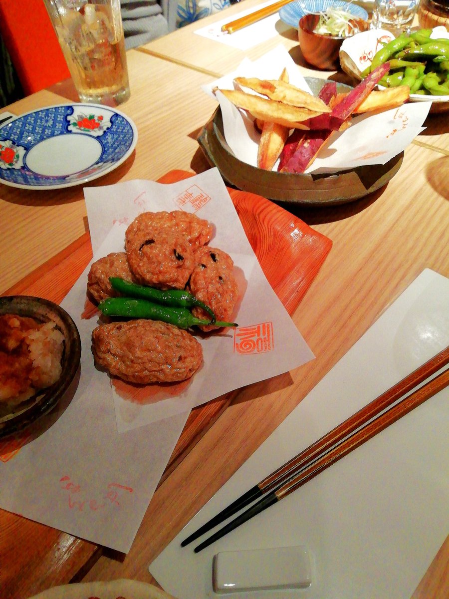 bbqwasada's tweet photo. 竹内藍にとって初の鹿児島でしたが月野さんのご尽力で大盛況に終わりました。会場となった“明日の地図”さんは最高で、パスタ、おにぎり、トースト、コーヒー全部美味い！そしてマスター＆ママさん素敵で言う事無し✨
ちなみに鹿児島ではさつま揚げはつけ揚げ、サツマイモはカライモといいます。 https://t.co/PfqQ4evWux