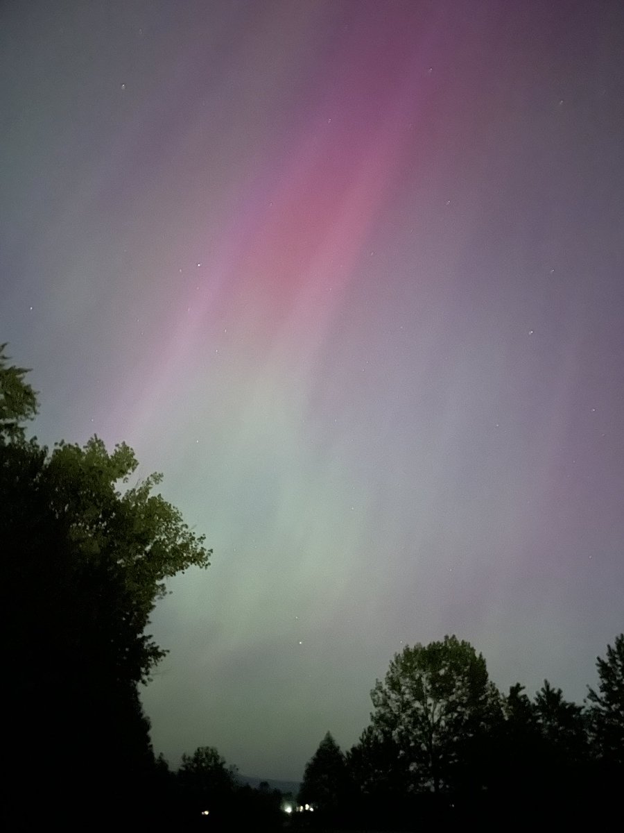 Midnight adventures along the dike #Auroraborealis #NorthernLights @CityofPoCo