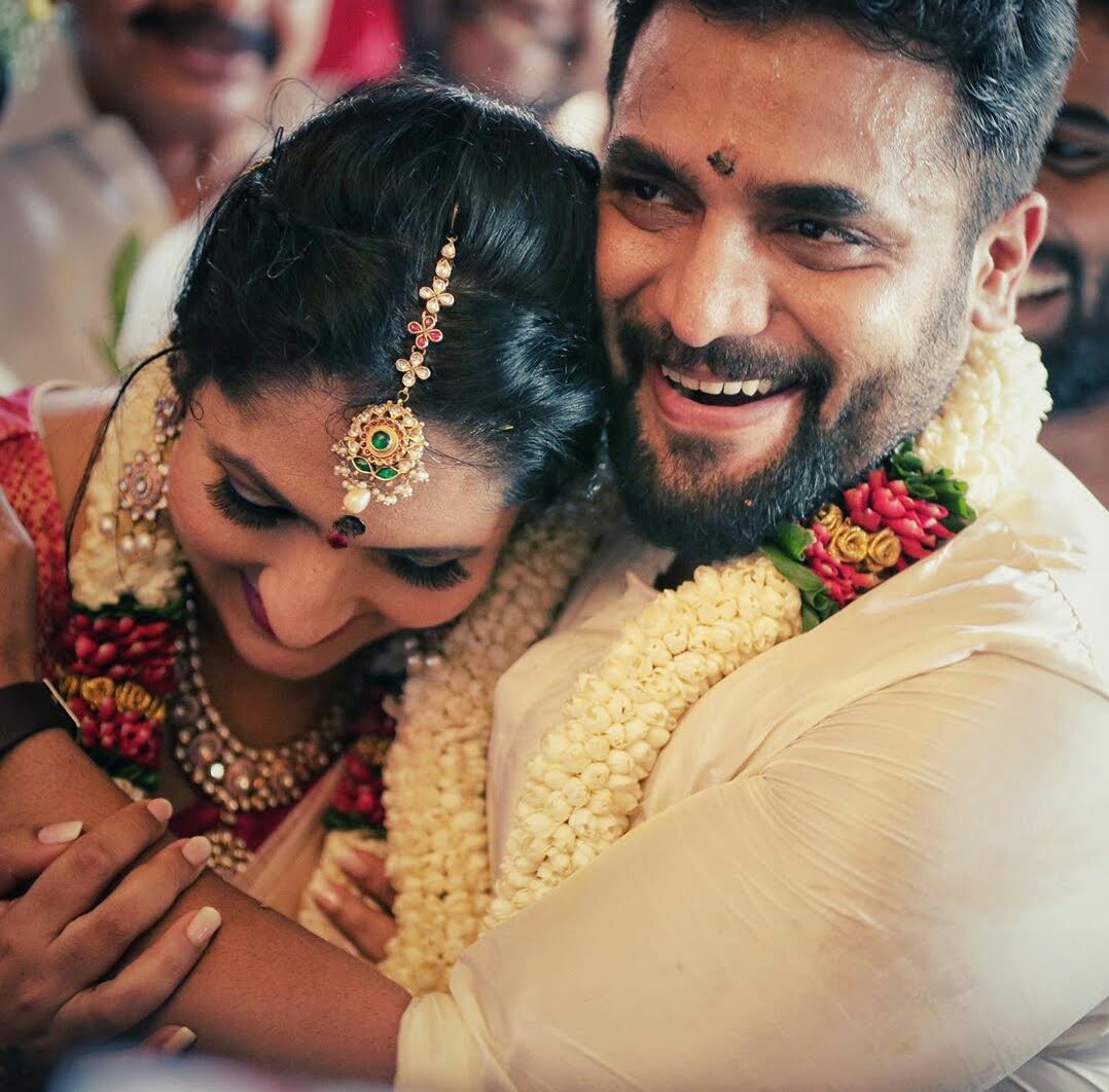 Happy wedding anniversary to the cutest couple. keep inspiring millions of us!❤️

@SRIMURALIII @vidya_srimurali
