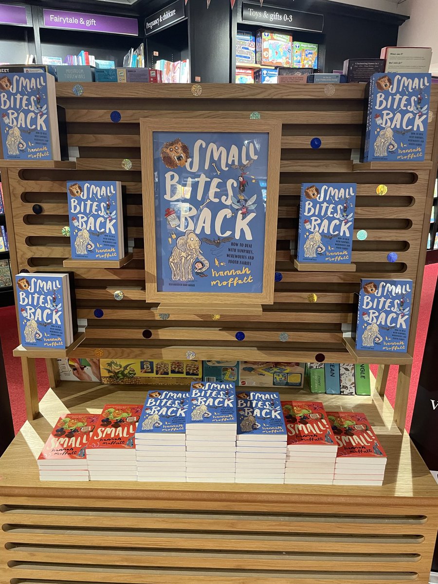 Small Bites Back turns 1 today! 🎂
How should I celebrate? 

Would #PrimarySchools be interested in an assembly flash sale?

50% off 45-60 min assembly + book signing on Wednesdays in June?

If you’re interested, look out for more details soon (or DM me now!) #edutwitter