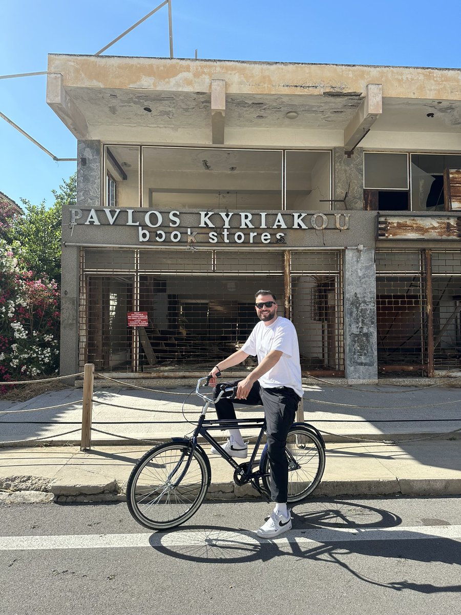 Kapalı Maraş’ta bir kitapçı…