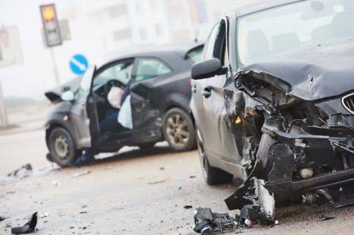 0 km otomobillerin güvenlik donanımları için yeni düzenlemeler (7 Temmuz) geliyor. Peki ya yollardaki 0 güvenlik donanımlı otomobiller ne olacak? ⚠️Artık hurdaya ayrılması gereken, ağır hasar almış ve standartlarında onarılmamış milyonlarca araç trafikte dolaşıyor! ▪️Şu anda