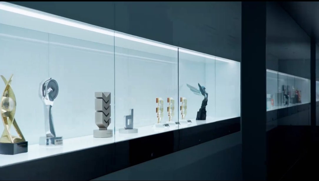 فيديو رائع عن استديو كوجيما، وفيه تم استعراض بعض الجوائز المرموقة التي حصل عليها خلال السنين عبر مسيرته الأسطورية ❤️