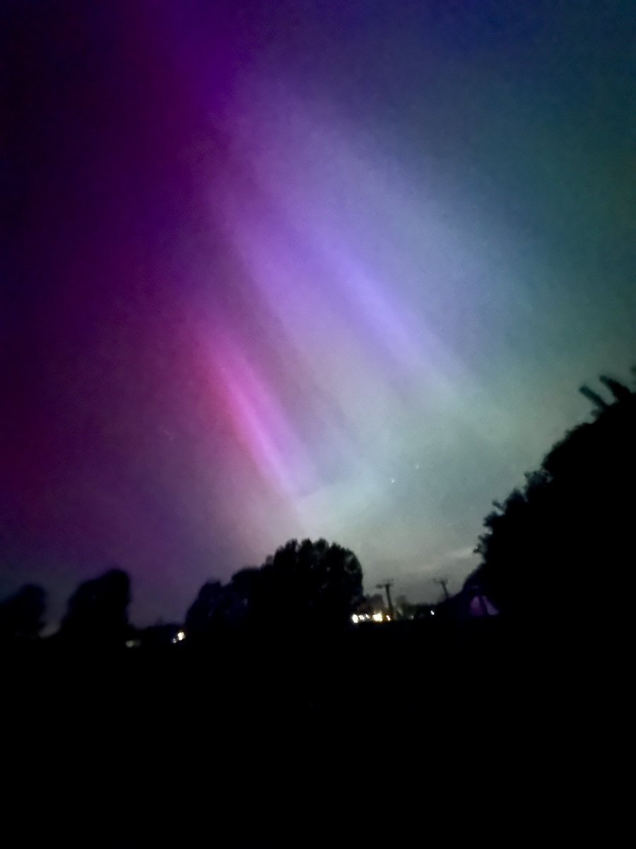 Thank you for sharing your amazing #northenlights pics with us over #Northamptonshire Simply stunning