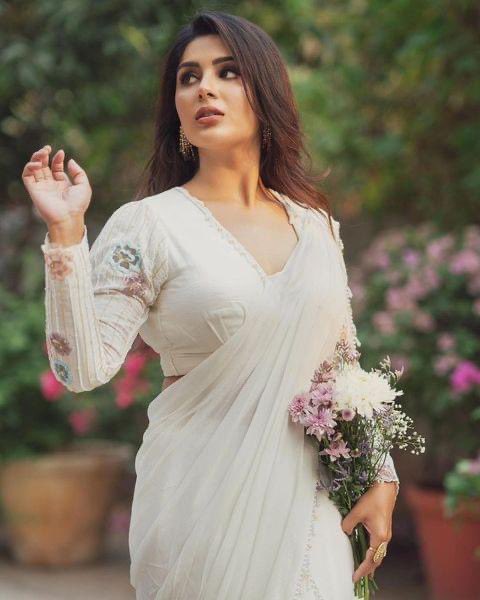 Samyuktha Menon embraces her cuteness in white saree 😍😍😍

#samyuktha #samyuktha_menon #samyukthamenon #beziquestreams #tamilactress #kollywood #kollywoodcinema #kollywoodmovie #tamilmovie #tamilcinema #celebrityclicks #vaathi #orthalakathala