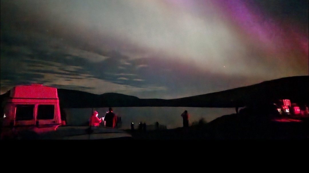 Aurora Borealis over Spelga Dam Co Down tonight. @bbcniweather @WeatherAisling  @Louise_utv  @Rita_utv @WeatherCee @barrabest @angie_weather @geoff_maskell @katieandrewstv