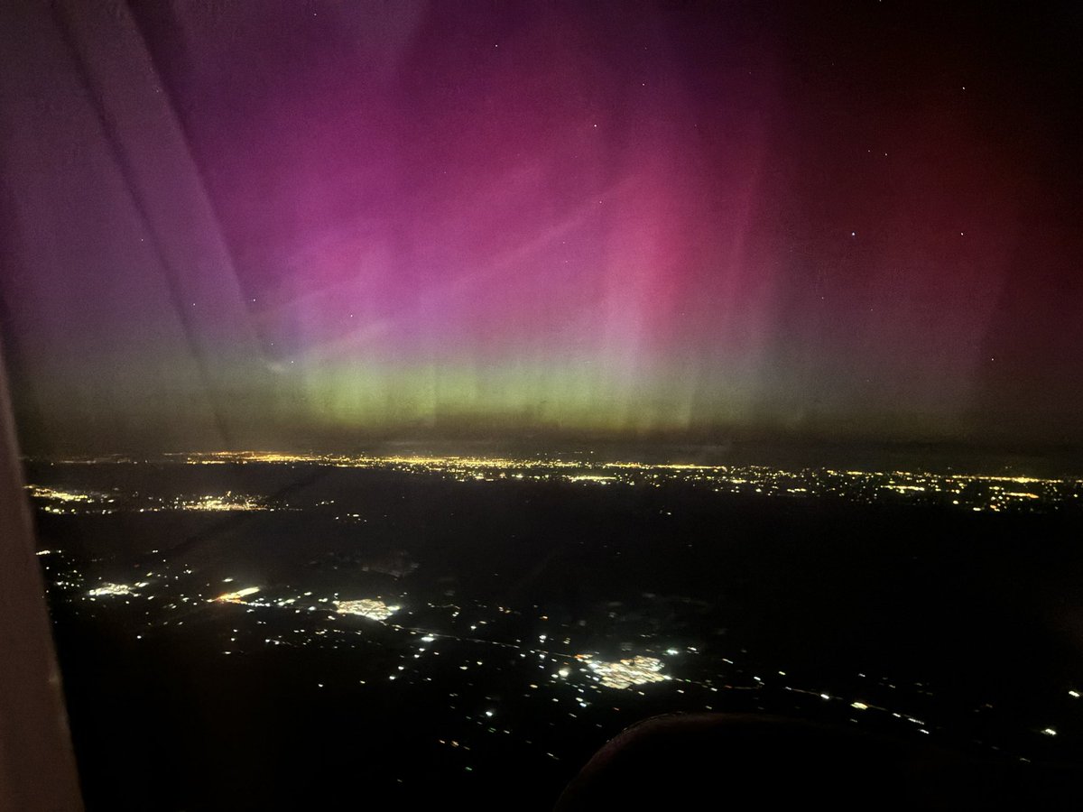 Slikrik209's tweet photo. @united To the pilot of UA2154 to SFO on 5/10/2024 Thanks for the views !  #AuroraBoreal #flightofalifetime https://t.co/RedXuPNykP