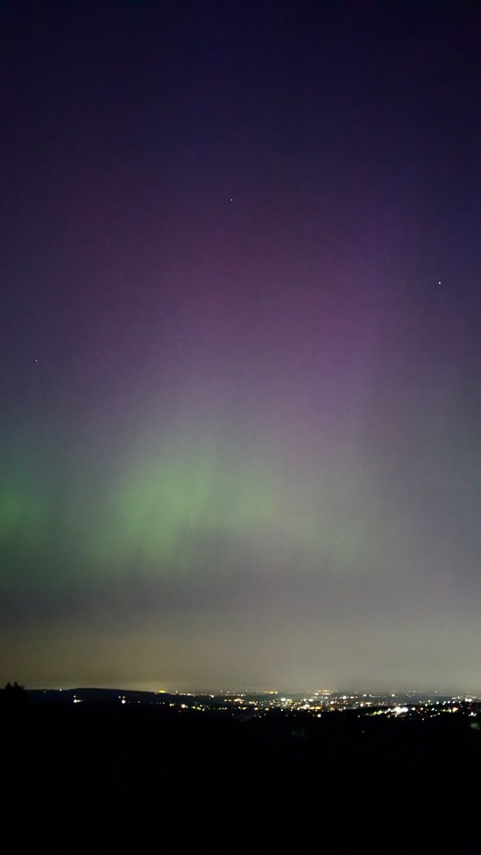 Wow. Sheffield UK last night #Auroraborealis #northenlights #NorthernLightsuk