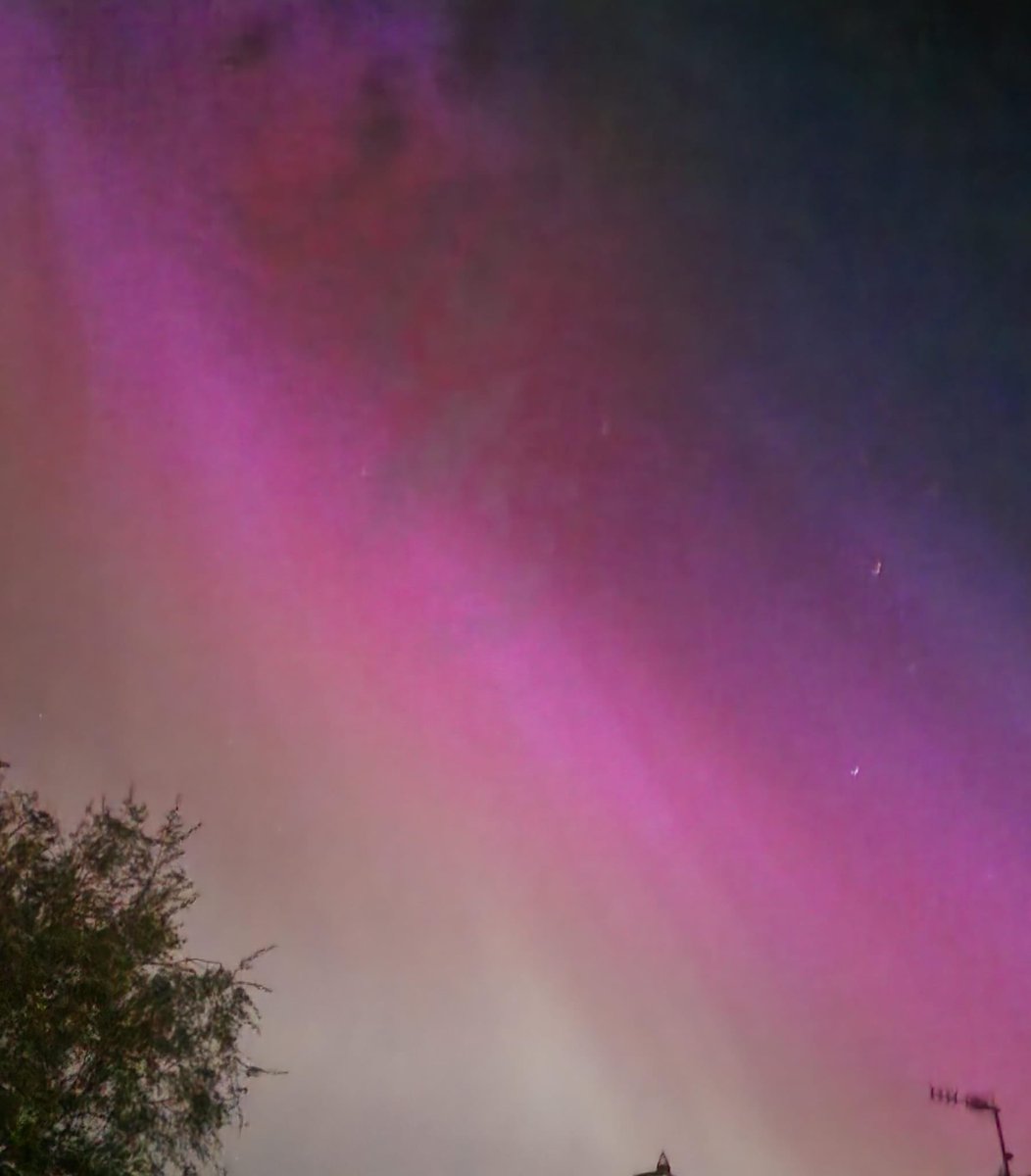 This was pretty spectacular last night. 

#NorthernLights #NorthernIreland