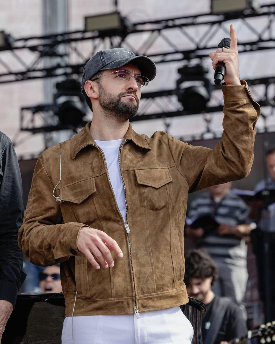 Posted @withregram • @piero_barone Rehearsing Verona 2/4 #tuttiperuno