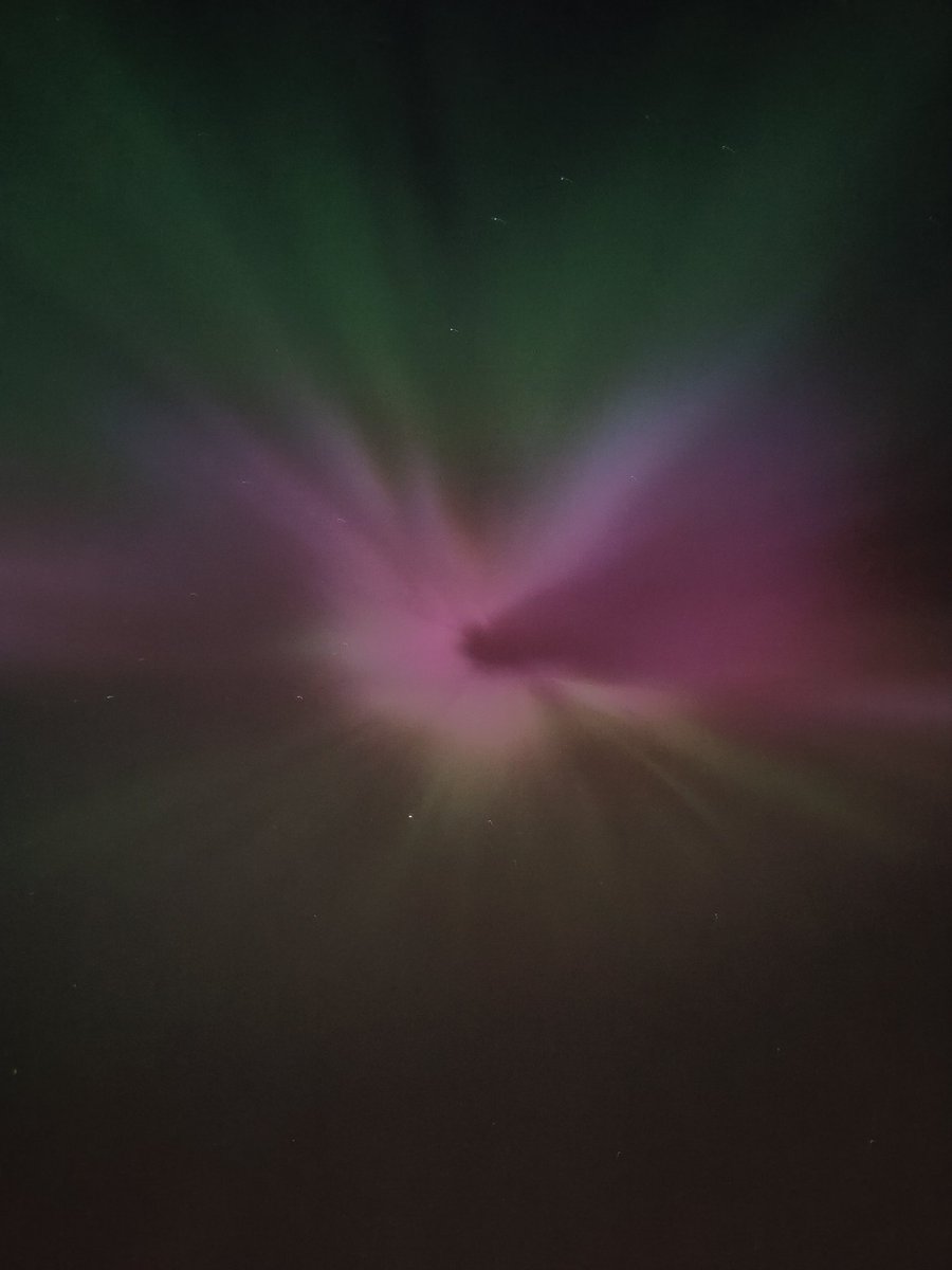 Still feel emotional about seeing the northern lights last night 😍