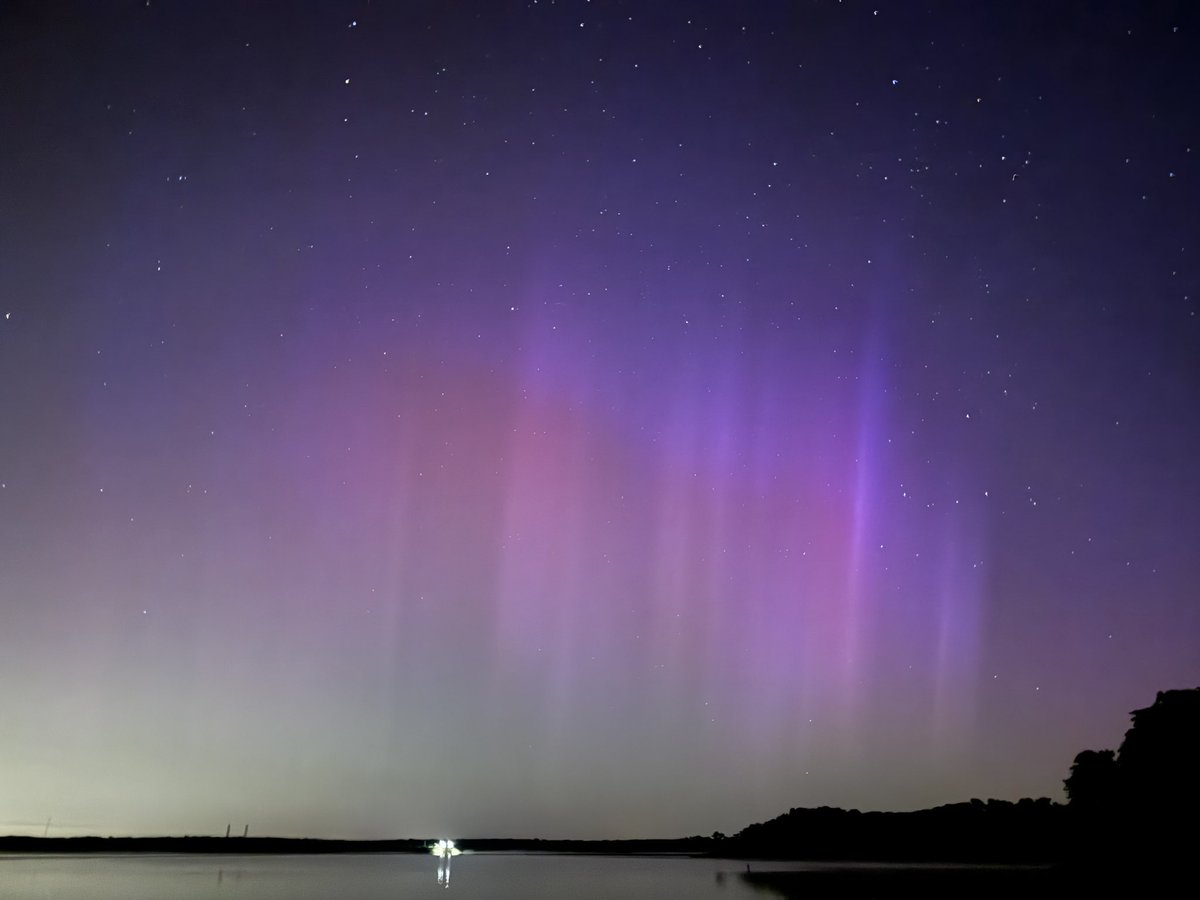 Northern Lights over Lake Thunderbird in Oklahoma, is this even real?