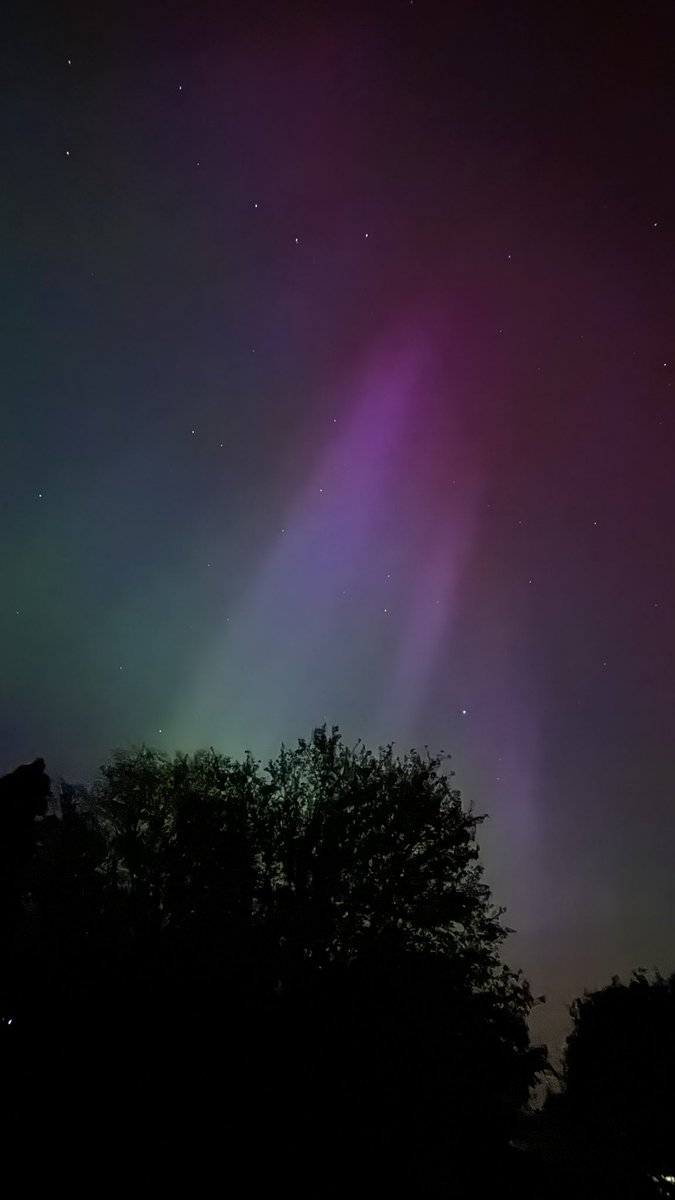 L4U34's tweet photo. Right above Pontyberem last night 🥰 https://t.co/g9ip64JUau